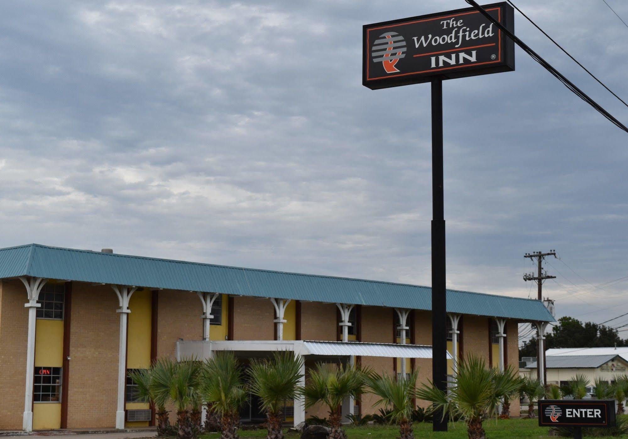Woodfield Inn And Suites Yoakum ภายนอก รูปภาพ
